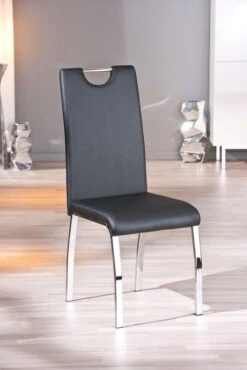 Chaise Simili Cuir Noir Et Pieds Métal Chromé Lust - Lot De 2 -Pino Soldes Boutique chaise simili cuir noir et pieds metal chrome texas 4010340329316 144383