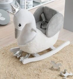 Cygne à Bascule Peluche Blanc Et Gris Calio -Pino Soldes Boutique cygne a bascule peluche blanc et gris calio 5400924170578 1332978